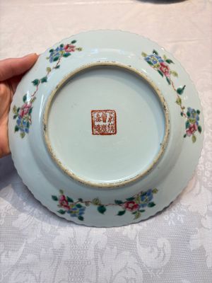 Three Chinese famille rose 'Phoenix and Peony' plates for the Straits or Peranakan market, Jingzhen Cao Shuntai Zao 景鎮曹順泰造 mark, 19th C. — photo 5