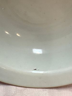 Three Chinese famille rose pink-ground bowls with floral design, Qianlong mark and of the period — photo 27