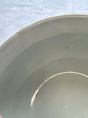 Three Chinese famille rose pink-ground bowls with floral design, Qianlong mark and of the period — photo 28
