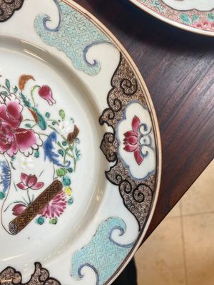 Three Chinese famille rose plates, a butter tub and a tureen and cover, Qianlong — photo 10