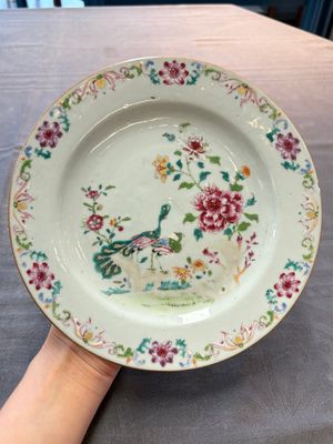 Three Chinese famille rose plates and a famille verte lobed plate, Kangxi/Qianlong — photo 9