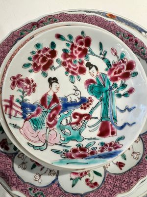 Three Chinese famille rose plates and ten saucers, Yongzheng/Qianlong — photo 4