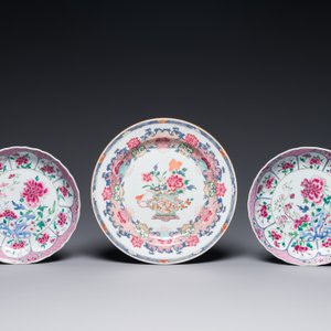 Three Chinese famille rose plates and ten saucers, Yongzheng/Qianlong — photo 2