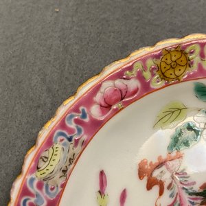 Three Chinese famille rose plates for the Straits or Peranakan market, 19th C. — photo 10
