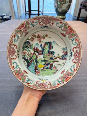 Three Chinese famille rose plates with figural and landscape design, Yongzheng/Qianlong — 照片 6