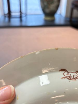 Three Chinese famille rose plates with figural and landscape design, Yongzheng/Qianlong — 照片 8