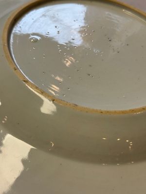 Three Chinese famille rose plates with floral design, Yongzheng — foto 14