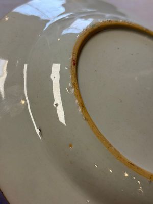 Three Chinese famille rose plates with floral design, Yongzheng — foto 22