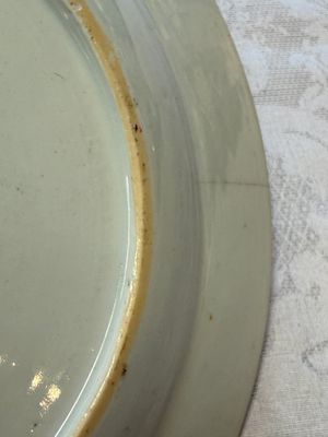 Three Chinese famille rose plates with floral design, Yongzheng — foto 8