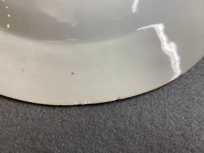 Three Chinese famille rose plates, Yongzheng/Qianlong — 照片 11