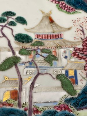 Three Chinese famille rose 'river landscape' dishes, Qianlong — foto 12