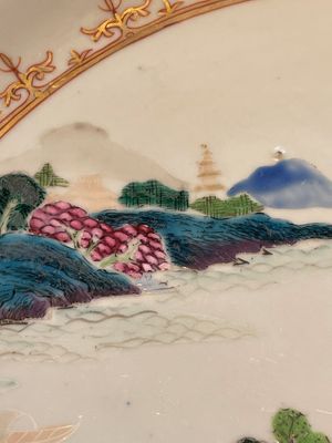 Three Chinese famille rose 'river landscape' dishes, Qianlong — foto 13