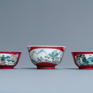 Three Chinese famille rose ruby-ground cups and saucers, Yongzheng — photo 4