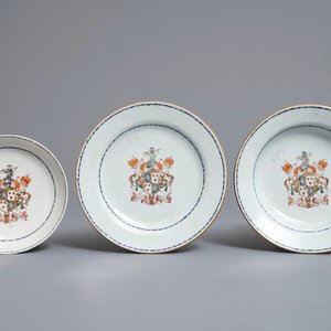Three Chinese famille rose Scottish market armorial plates and two oval dishes for the American market, Qianlong and 19th C. — 照片 4