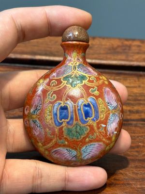 Three Chinese famille rose snuff bottles, Qianlong mark, 19th C. — 照片 18