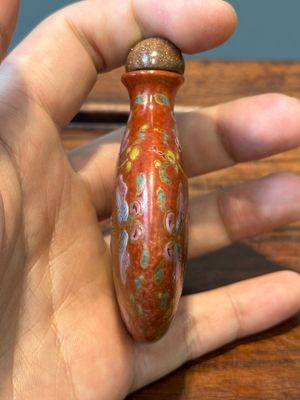 Three Chinese famille rose snuff bottles, Qianlong mark, 19th C. — 照片 21