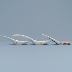 Three Chinese famille rose spoons, 19/20th C. — photo 4