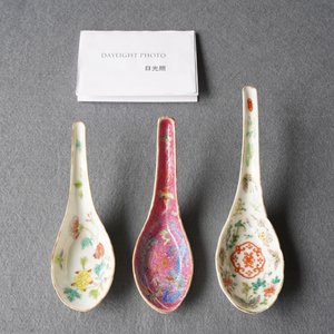 Three Chinese famille rose spoons, 19/20th C. — photo 6