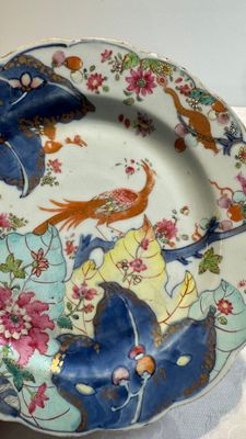Three Chinese famille rose 'tobacco leaf' plates, Qianlong — photo 2