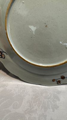 Three Chinese famille rose 'tobacco leaf' plates, Qianlong — photo 6