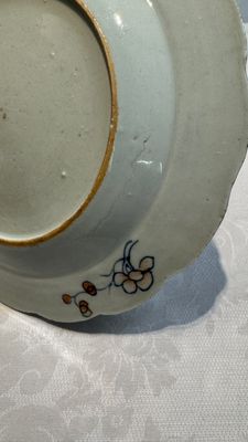 Three Chinese famille rose 'tobacco leaf' plates, Qianlong — photo 7