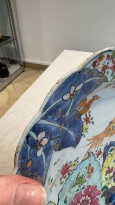Three Chinese famille rose 'tobacco leaf' plates, Qianlong — photo 10
