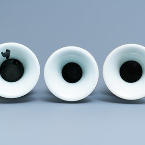 Three Chinese famille rose vases, 19/20th C. — photo 5