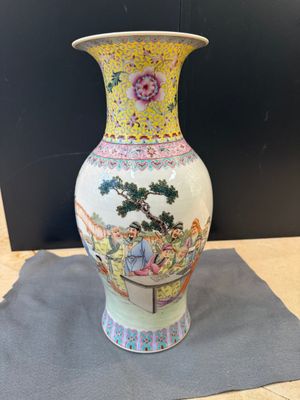 Three Chinese famille rose vases and a famille verte 'cong' vase, Qianlong mark, 20th C. — photo 1