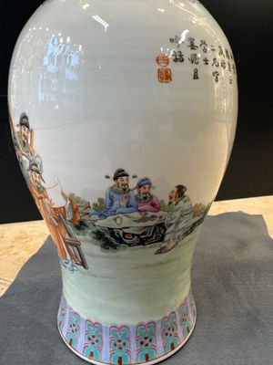 Three Chinese famille rose vases and a famille verte 'cong' vase, Qianlong mark, 20th C. — photo 5
