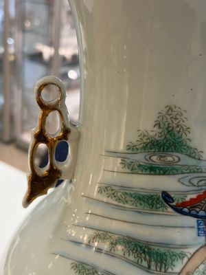 Three Chinese famille rose vases, signed Hu Yuanxin 胡源鑫, Luo Yisheng 羅義盛 and Wang Shengtai 汪生泰, 20th C. — foto 16