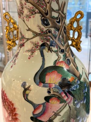 Three Chinese famille rose vases, signed Hu Yuanxin 胡源鑫, Luo Yisheng 羅義盛 and Wang Shengtai 汪生泰, 20th C. — foto 26