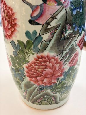 Three Chinese famille rose vases, signed Hu Yuanxin 胡源鑫, Luo Yisheng 羅義盛 and Wang Shengtai 汪生泰, 20th C. — foto 27
