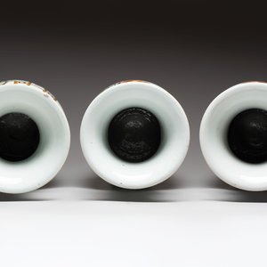 Three Chinese famille rose vases, signed Zhang Rong Shun 張榮順 and Qun Yi Hua Guan 群益畫館 19/20th C. — photo 6