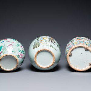 Three Chinese famille rose vases, two famille verte vases and a dish, 19/20th C. — photo 9