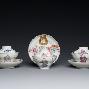 Three Chinese famille rose 'Wu Shuang Pu' covered cups and saucers, Tongzhi mark and of the period — 照片 1