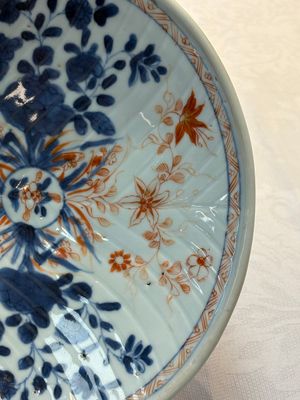 Three Chinese famille verte and Imari-style shell-form dishes — photo 18