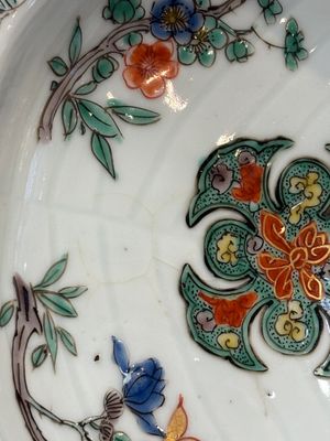 Three Chinese famille verte and Imari-style shell-form dishes — photo 2
