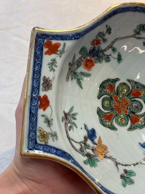 Three Chinese famille verte and Imari-style shell-form dishes — photo 5