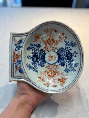 Three Chinese famille verte and Imari-style shell-form dishes — photo 8