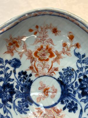 Three Chinese famille verte and Imari-style shell-form dishes — photo 9