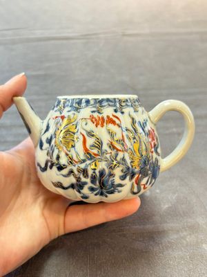 Three Chinese famille verte and Imari-style teapots, Kangxi — 照片 2