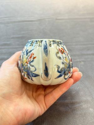 Three Chinese famille verte and Imari-style teapots, Kangxi — 照片 3