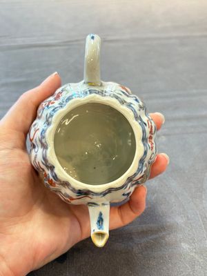 Three Chinese famille verte and Imari-style teapots, Kangxi — 照片 6