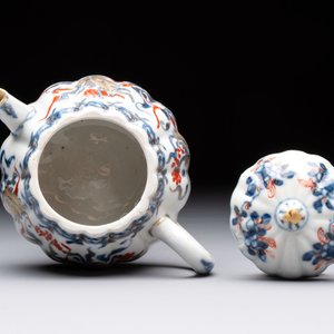 Three Chinese famille verte and Imari-style teapots, Kangxi — 照片 18