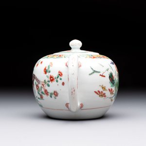 Three Chinese famille verte and Imari-style teapots, Kangxi — 照片 3