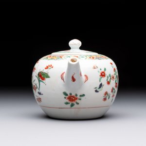 Three Chinese famille verte and Imari-style teapots, Kangxi — 照片 5