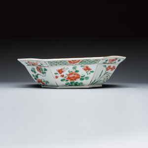 Three Chinese famille verte 'Birds among Blossoming Branches' basins — foto 19