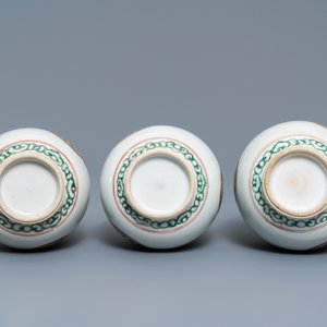 Three Chinese famille verte bottle vases, Kangxi — photo 6