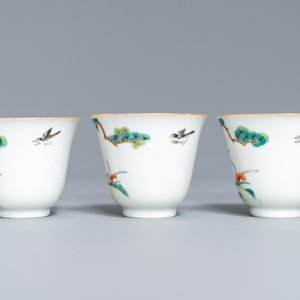 Three Chinese famille verte 'deer and monkey' cups and saucers, Tongzhi mark and of the period — 照片 6