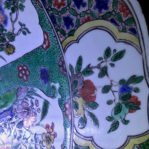 Three Chinese famille verte dishes with floral designs, Kangxi — 照片 11